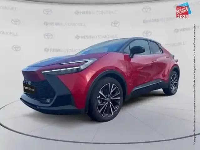 Rouge intense métallisé biton Occasion 2025 Toyota C-HR SUV | 41 999 € - Image 1/4
