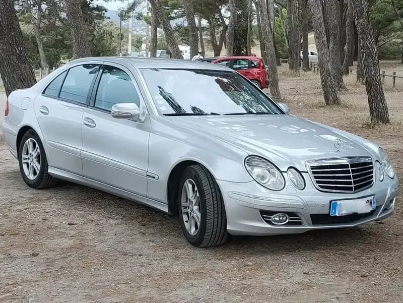 Utilisé 2008 Mercedes E200 Avantgarde Berline | 5 200 € - Image 1/4
