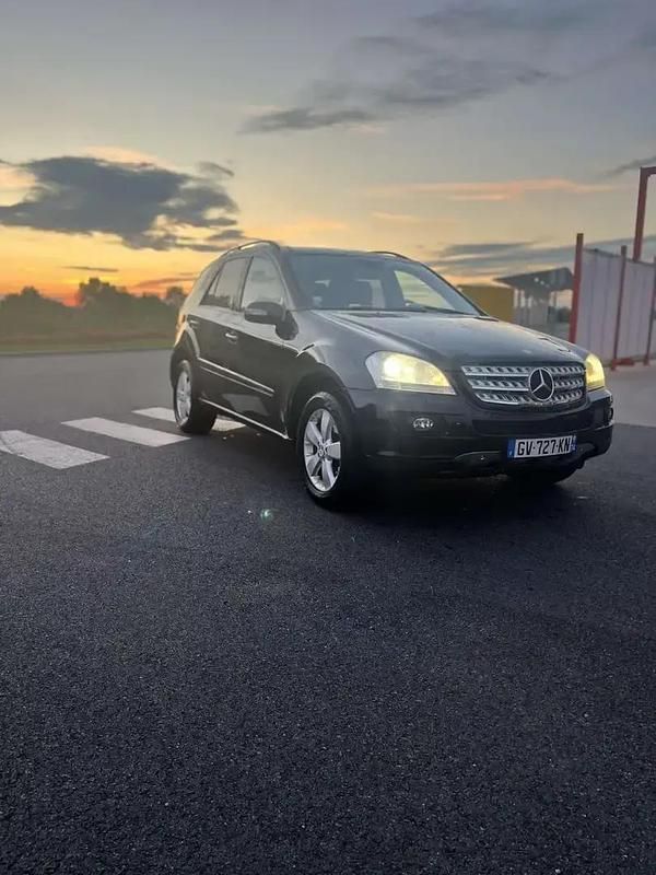 Noir Utilisé 2006 Mercedes ML500 Luxury SUV | 9 400 € - Image 1/4