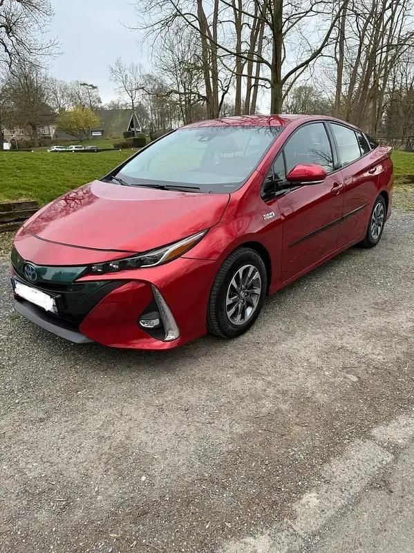 Utilisé 2018 Toyota Prius Premium Citadine | 18 589 € (Prix juste) - Image 1/4