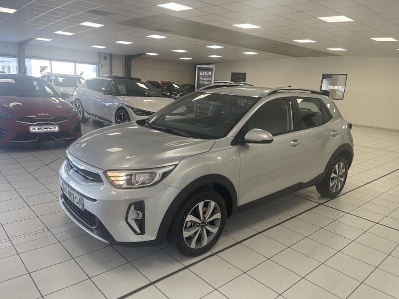 Gris acier métallisé Occasion 2025 Kia Stonic Active SUV | 22 399 € (Prix juste) - Image 1/4