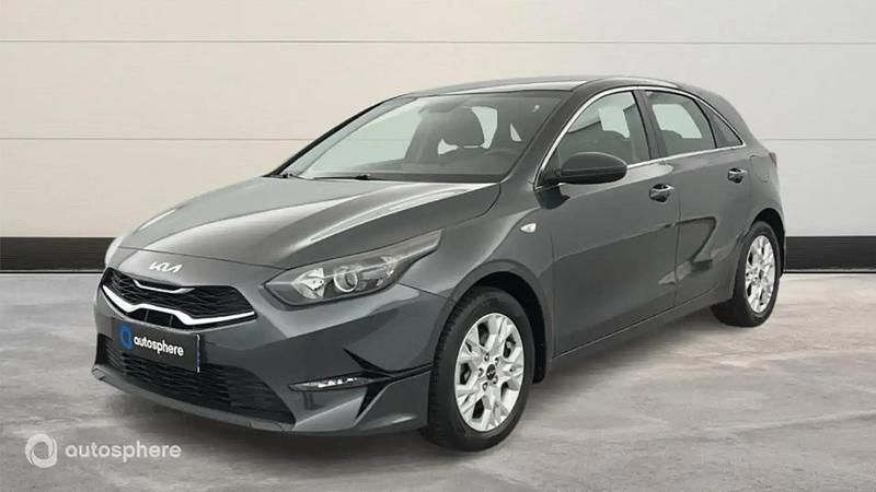 Gris Utilisé 2022 Kia Ceed Active Berline | 20 999 € (Prix juste) - Image 1/4