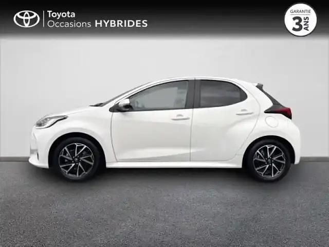 Occasion Toyota Yaris Hybrid Design 2022 Blanc Berline