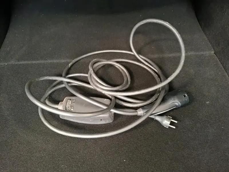 Image 2/4