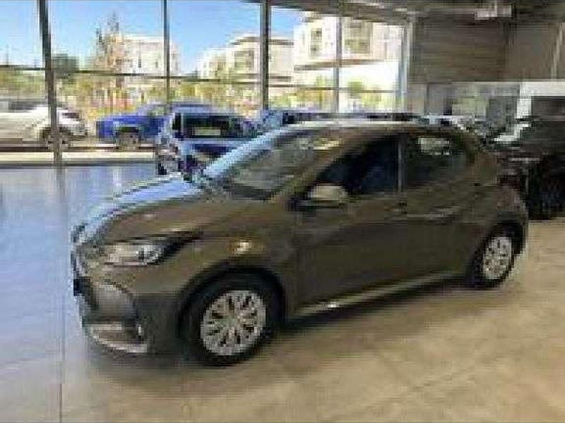 Utilisé 2023 Toyota Yaris Hybrid Business Edition Berline | 19 990 € (Prix juste) - Image 1/1