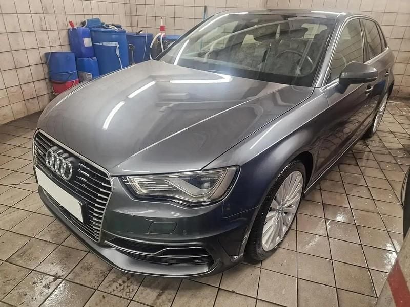 Gris Utilisé 2015 Audi A3 Sportback S-Line Berline | 15 000 € (Super prix) - Image 1/4