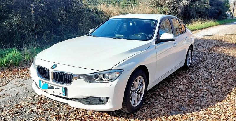 Blanc Occasion 2014 BMW 316 Sport Line Berline | 9 900 € - Image 1/4
