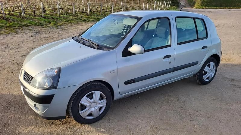Gris Occasion 2003 Renault Clio II Authentique Berline | 4 200 € - Image 1/4