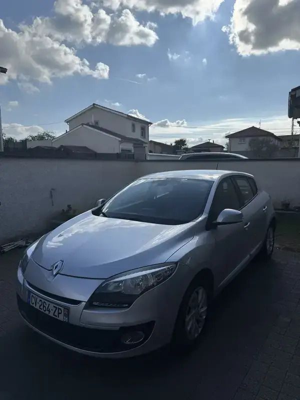Utilisé 2013 Renault Mégane III Authentique Berline | 7 400 € (Prix juste) - Image 1/4