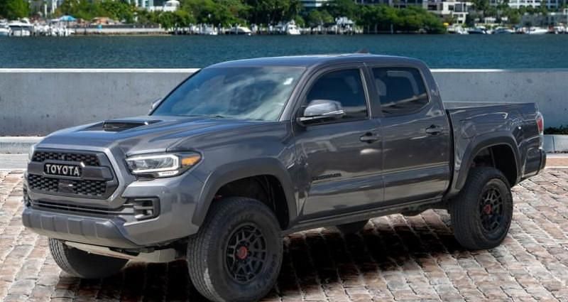 Gris Occasion 2023 Toyota Tacoma Pick-up | 60 229 € - Image 1/4