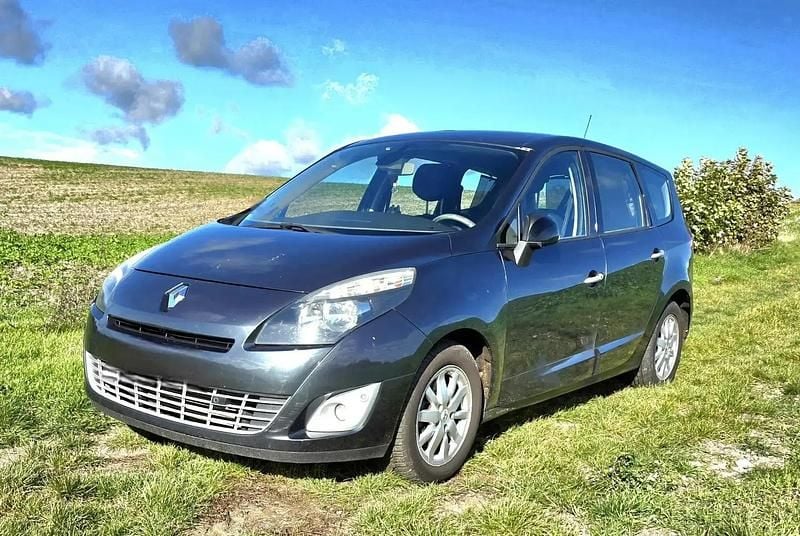 Gris Utilisé 2011 Renault Grand Scénic III Monospace | 6 450 € (Prix juste) - Image 1/4