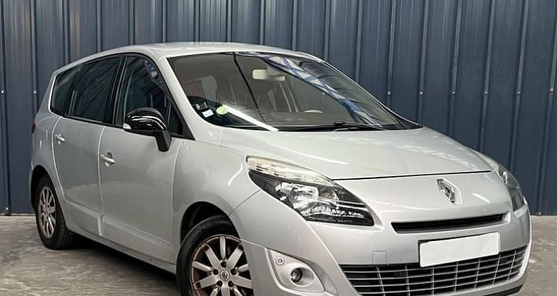 Utilisé 2012 Renault Grand Scénic III Monospace | 4 990 € (Prix juste) - Image 1/4