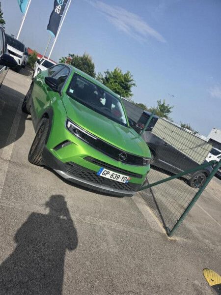 Vert Utilisé 2023 Opel Mokka Elegance SUV | 17 890 € (Prix juste) - Image 1/4