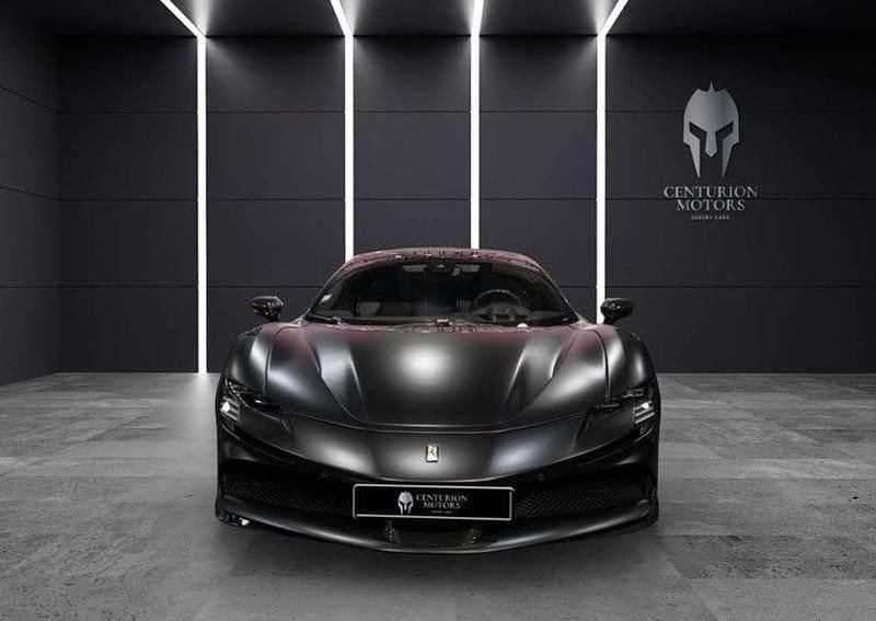 Occasion Ferrari SF90 2021 Noir Coupé