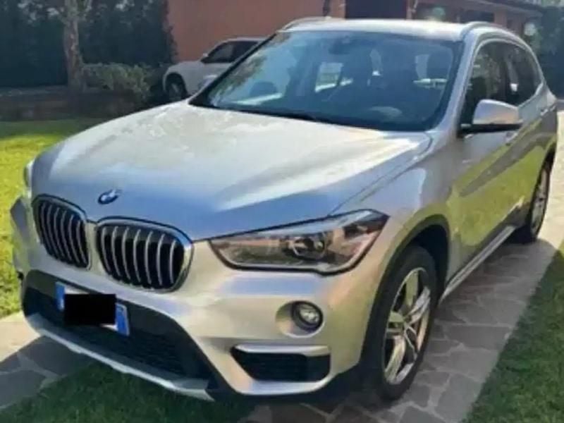 Gris Utilisé 2018 BMW X1 Sport Line SUV | 21 000 € (Bon prix) - Image 1/4