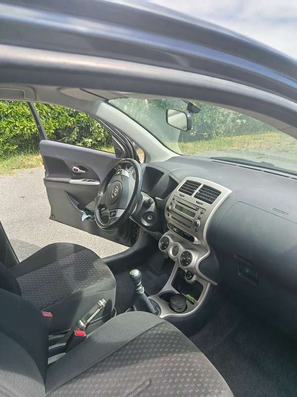 Image 4/4