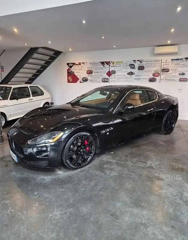 Noir Occasion 2011 Maserati Granturismo Coupé | 41 990 € (Prix juste) - Image 1/4