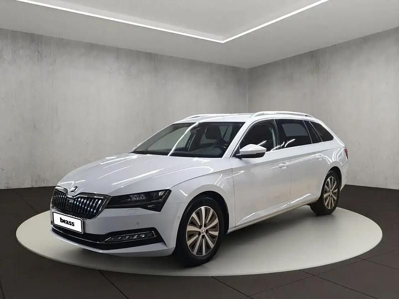 Blanc Utilisé 2022 Skoda Superb Style Break | 25 450 € (Prix juste) - Image 1/4