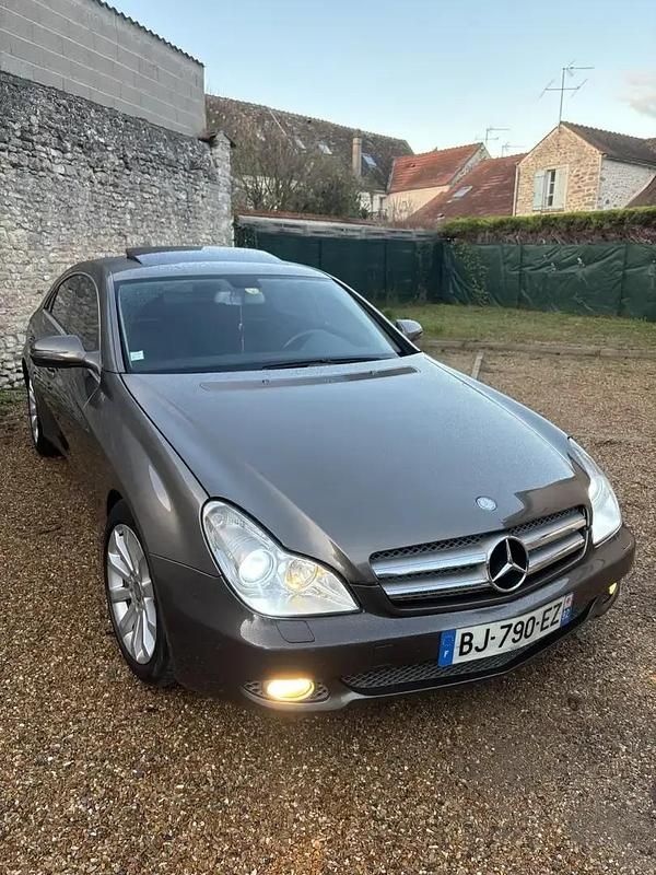 Utilisé 2011 Mercedes CLS350 Berline | 14 990 € - Image 1/4