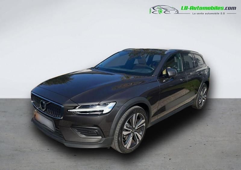 Utilisé 2022 Volvo V60 CC Break | 48 000 € - Image 1/4