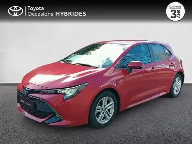 Rouge intense métallisé Utilisé 2021 Toyota Corolla Business Edition Berline | 19 900 € - Image 1/4
