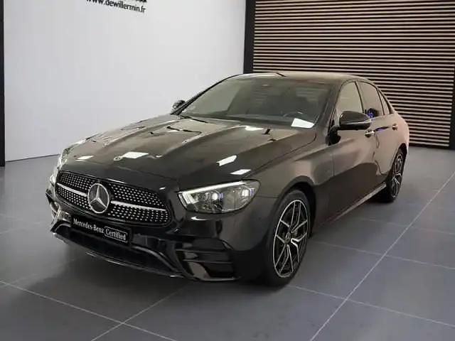 Noir Utilisé 2020 Mercedes E300 Berline | 38 880 € - Image 1/4
