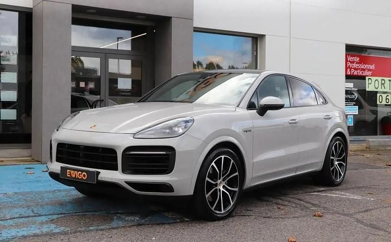 Gris Occasion 2023 Porsche Cayenne Platinum Edition SUV | 67 980 € (Super prix) - Image 1/4