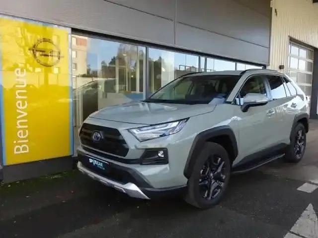 Vert Occasion 2024 Toyota RAV4 Hybrid SUV | 37 990 € (Prix juste) - Image 1/4
