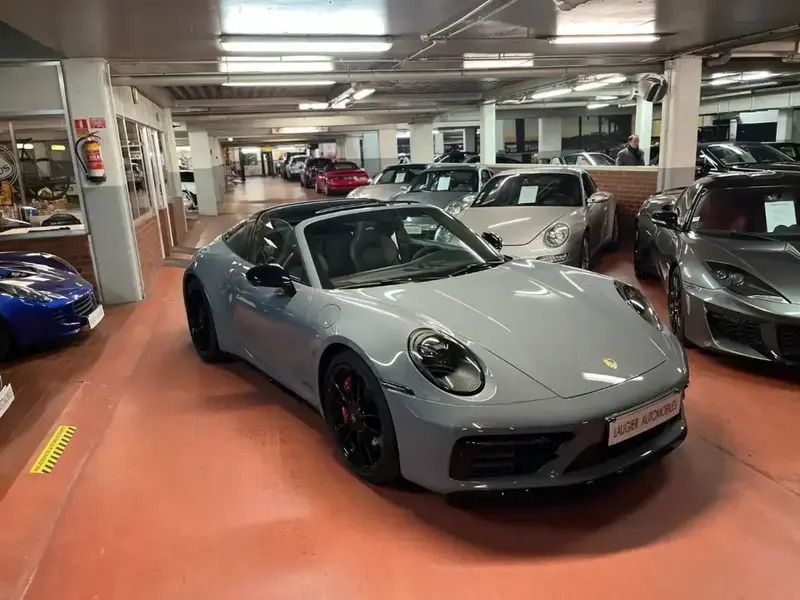 Gris Utilisé 2024 Porsche 992 Coupé | 229 900 € (Prix cher) - Image 1/4