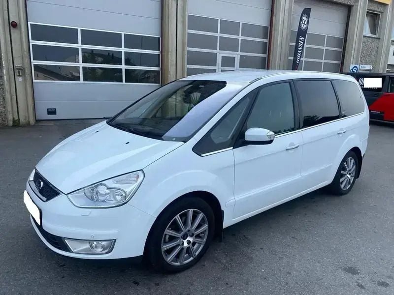 Blanc Utilisé 2010 Ford Galaxy Monospace | 2 180 € - Image 1/4