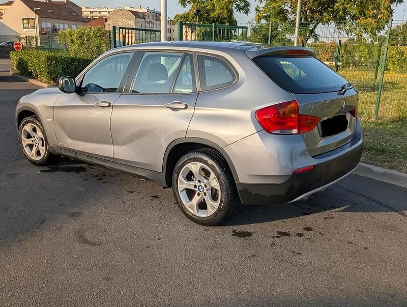 Gris Utilisé 2011 BMW X1 Executive SUV | 12 000 € (Prix juste) - Image 1/4