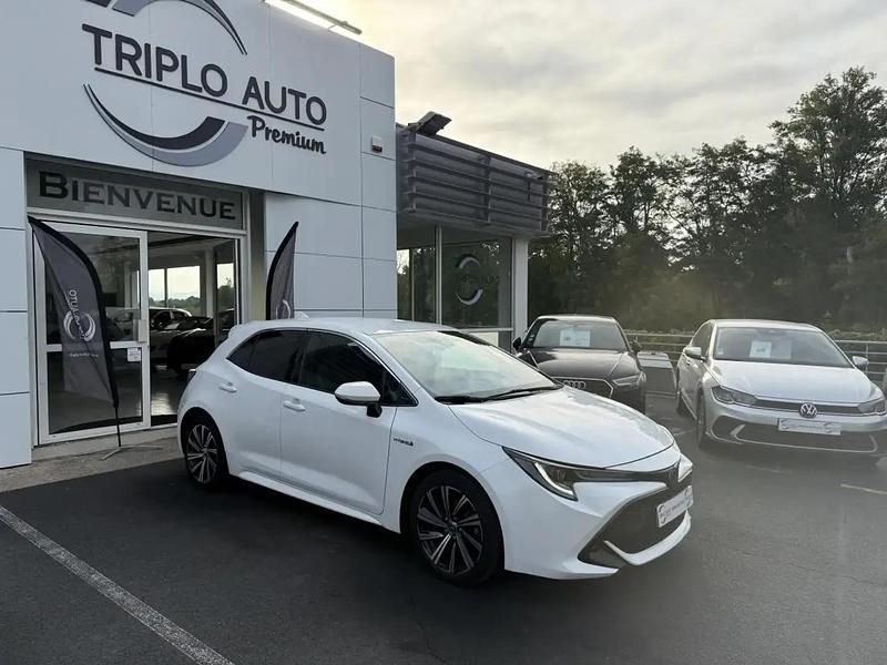 Blanc Utilisé 2022 Toyota Corolla Design Berline | 19 990 € (Prix juste) - Image 1/4