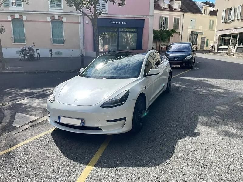 Utilisé 2021 Tesla Model 3 Standard Range Plus Berline | 24 900 € (Prix juste) - Image 1/4