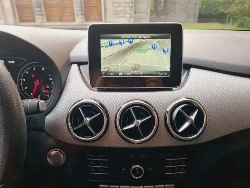 Gris Utilisé 2018 Mercedes B180 Edition Monospace | 17 599 € (Bon prix) - Image 1/4