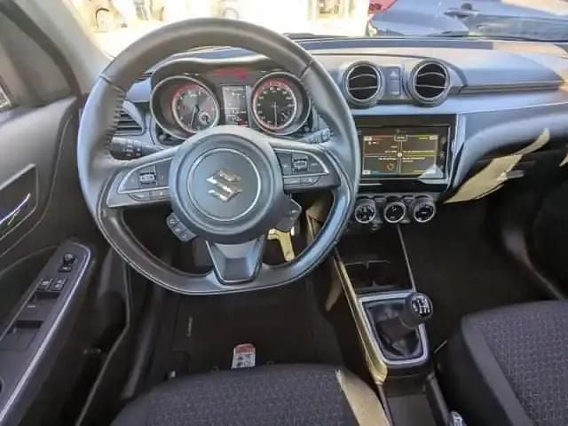 Super black pearl métallisé Occasion 2023 Suzuki Swift Berline | 16 990 € (Prix juste) - Image 1/4