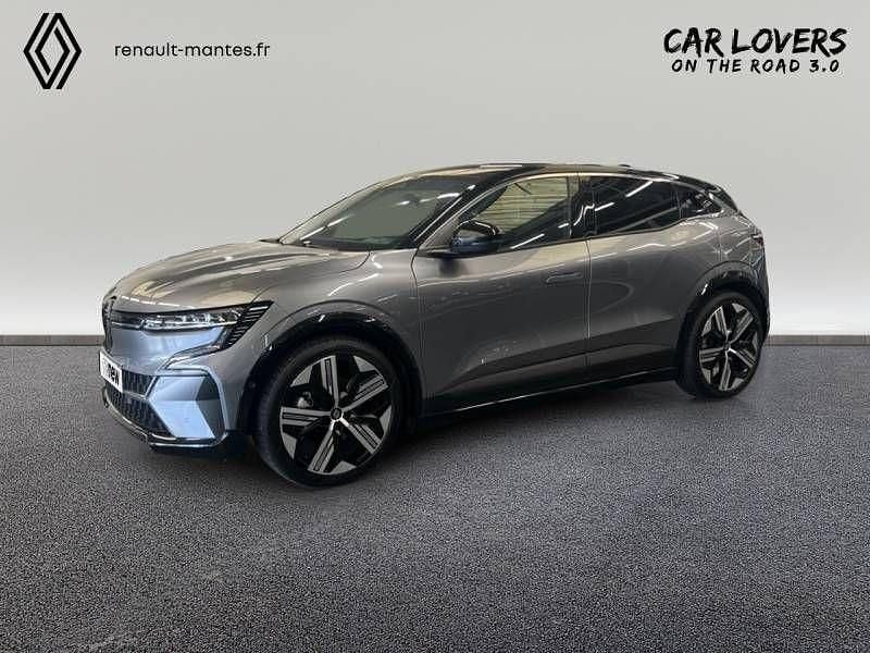 Gris Utilisé 2023 Renault Mégane Iconic Berline | 25 980 € (Prix juste) - Image 1/4