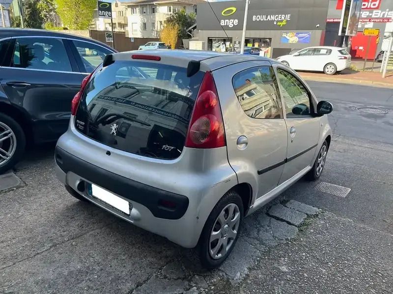 Image 2/4