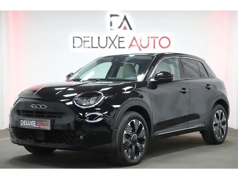 Noir Occasion 2024 Fiat 600 La Prima Berline | 18 990 € (Prix juste) - Image 1/4