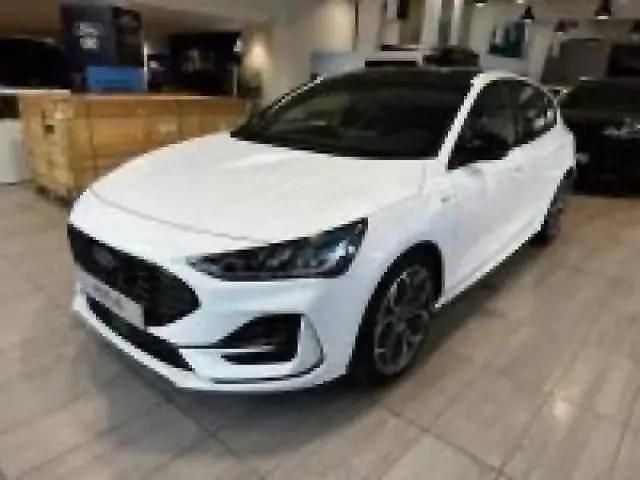Blanc glacier Occasion 2025 Ford Focus ST-Line X Berline | 29 490 € (Prix assez cher) - Image 1/4