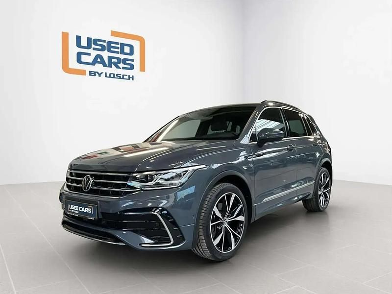 Gris Utilisé 2021 VW Tiguan R-line Plus SUV | 35 374 € (Prix juste) - Image 1/4