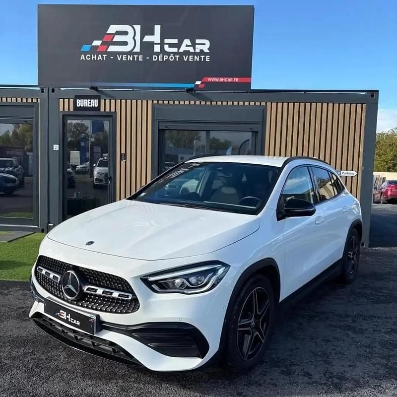 Blanc Utilisé 2021 Mercedes GLA200 AMG line SUV | 36 490 € (Prix juste) - Image 1/4