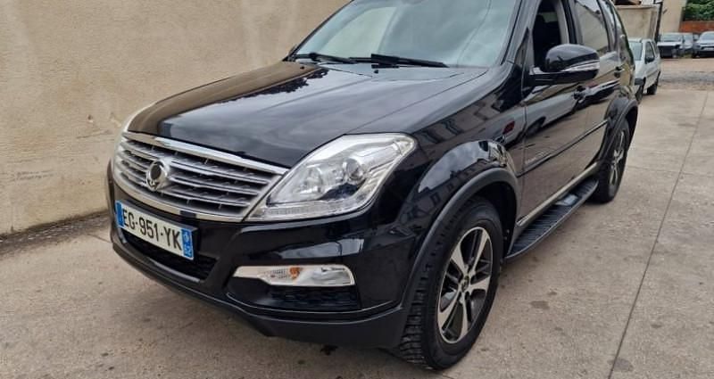 Noir Utilisé 2016 Ssangyong Rexton SUV | 13 450 € - Image 1/4
