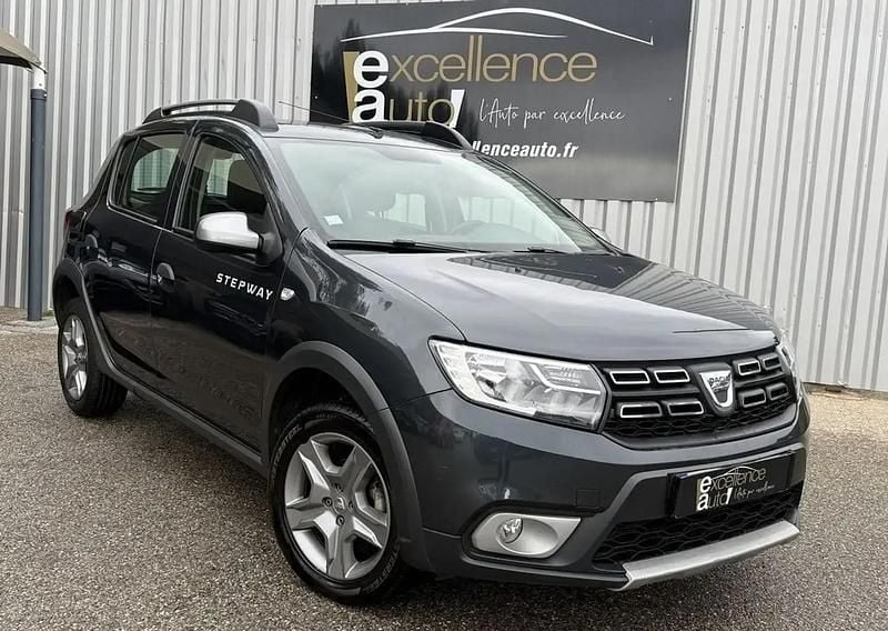 Gris Occasion 2017 Dacia Sandero Stepway Berline | 8 990 € (Prix juste) - Image 1/4
