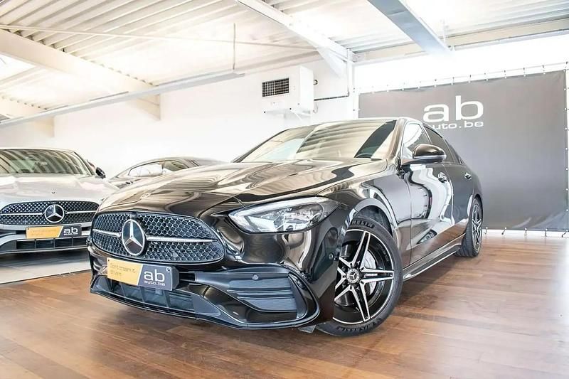 Noir Utilisé 2022 Mercedes C180 AMG line Berline | 37 490 € (Prix assez cher) - Image 1/4