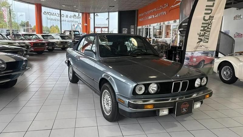 Gris Occasion 1988 BMW 325 Cabriolet Cabriolet | 27 900 € - Image 1/4