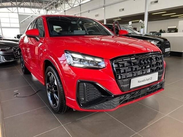 Rouge progressif métallisé Nouvelle 2025 Audi Q2 S-Line SUV | 43 779 € - Image 1/4