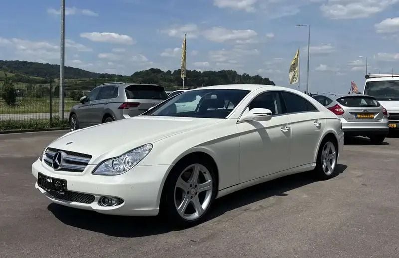 Blanc Utilisé 2010 Mercedes CLS350 Coupé | 20 990 € - Image 1/4