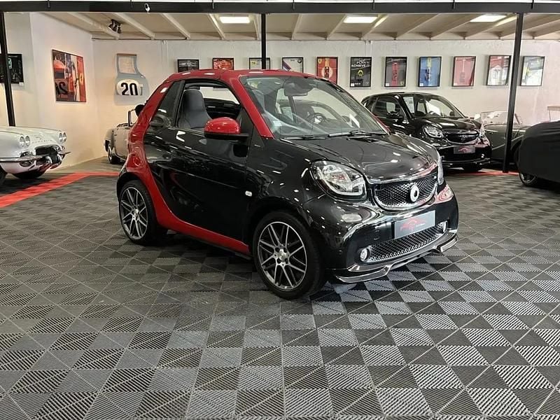 Noir Utilisé 2018 Smart ForTwo Cabrio Brabus Xclusive Cabriolet | 25 800 € - Image 1/4