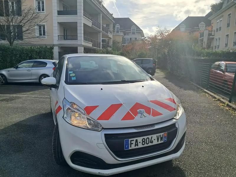 Utilisé 2018 Peugeot 208 Citadine | 3 900 € - Image 1/4