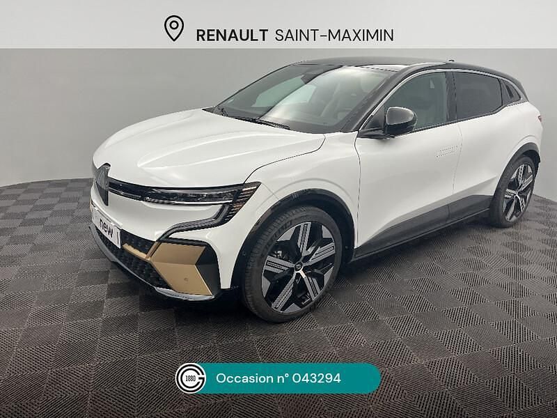 Blanc Utilisé 2022 Renault Mégane Iconic Berline | 24 990 € (Prix juste) - Image 1/4